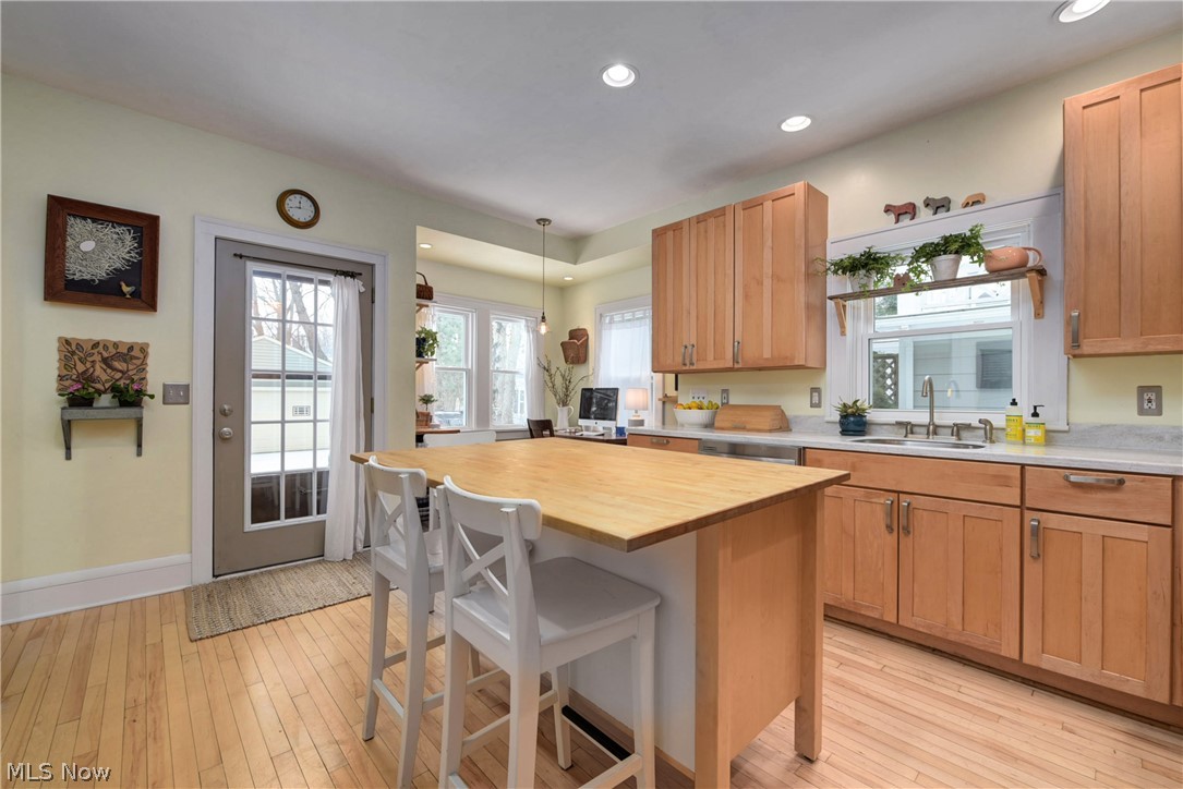 2995 Coleridge Road Cleveland, OH 44118 - Photo 7 of 35