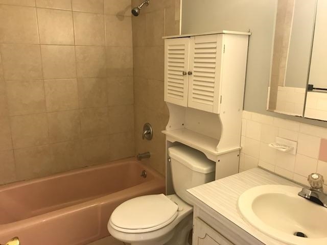 36 R English Village Road, Unit 203 Manchester, NH 03102 - Photo 10 of 14 Gallery Image 10