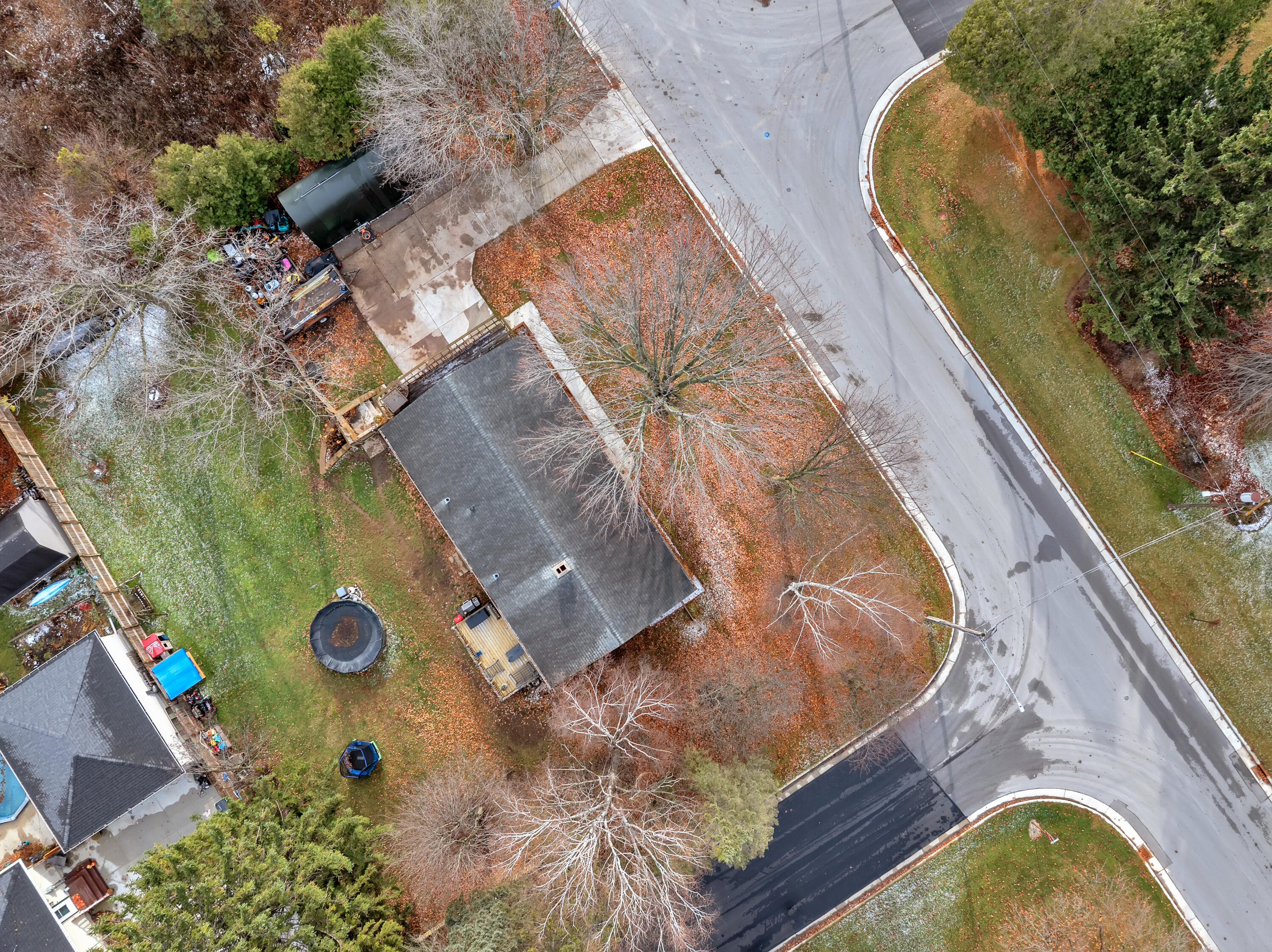 851 Linden Street Cleveland, WI 53015 - Photo 31 of 34 Birdseye 1-1