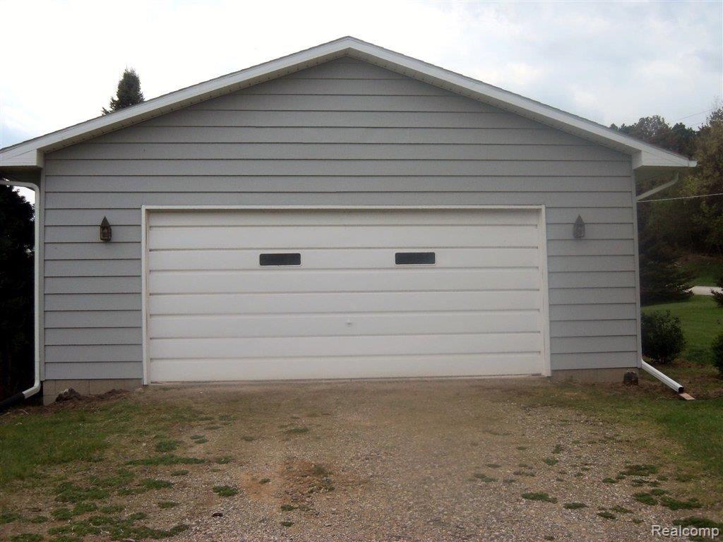 2863 Bullock Road Metamora, MI 48455 - Photo 18 of 25 Garage.JPG