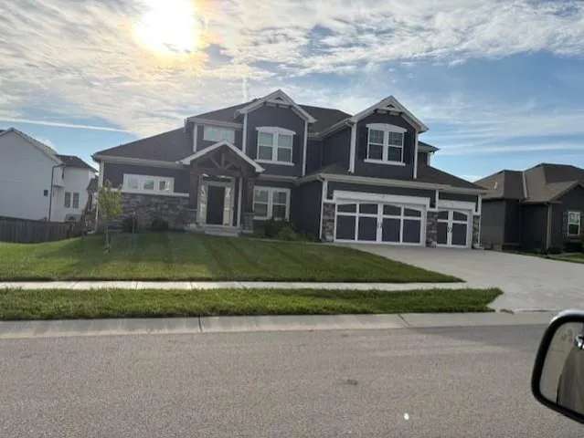 $699,000 | 10423 North Chelsea Avenue, Kansas City, MO 64156