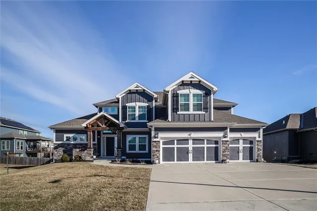 $699,000 | 10423 North Chelsea Avenue, Kansas City, MO 64156