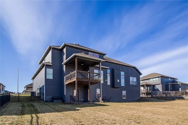 $699,000 | 10423 North Chelsea Avenue, Kansas City, MO 64156