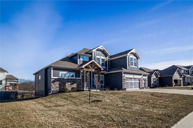 $699,000 | 10423 North Chelsea Avenue, Kansas City, MO 64156