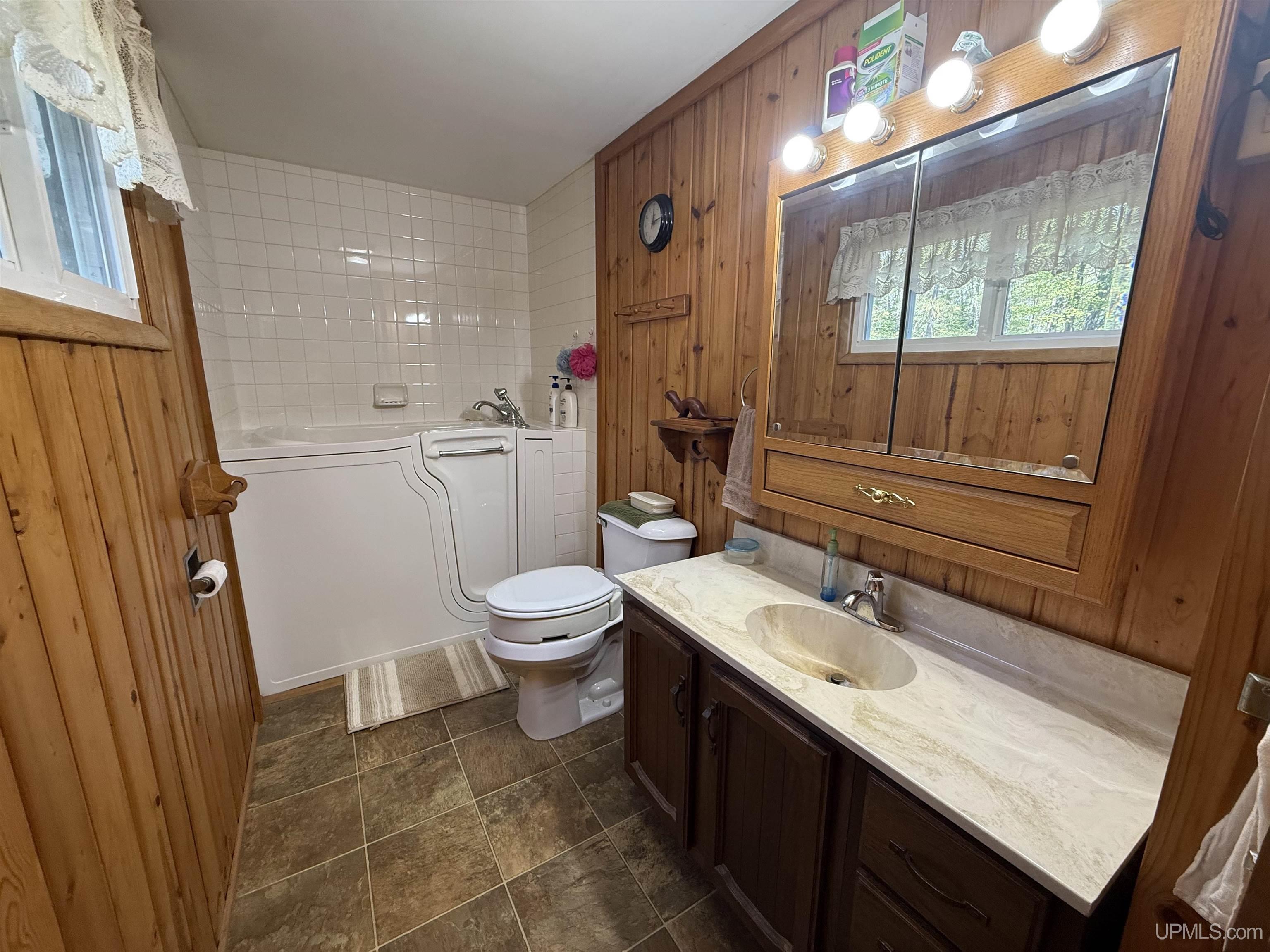 561 North Casey Lake Road Ishpeming, MI 49849 - Photo 16 of 32