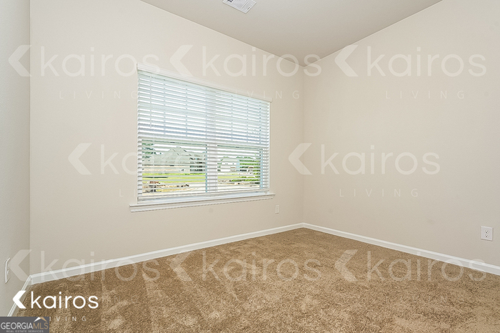 7000 Pinehurst Way North Macon, GA 31216 - Photo 12 of 16 an empty room with a window