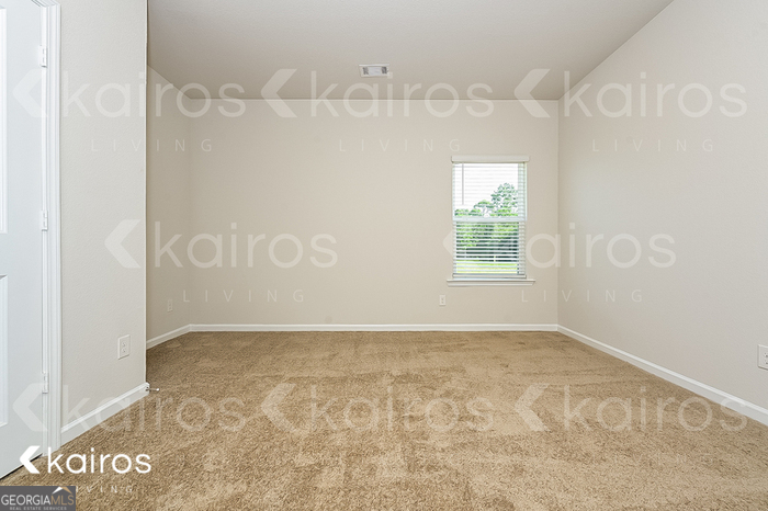 7000 Pinehurst Way North Macon, GA 31216 - Photo 8 of 16 an empty room with windows
