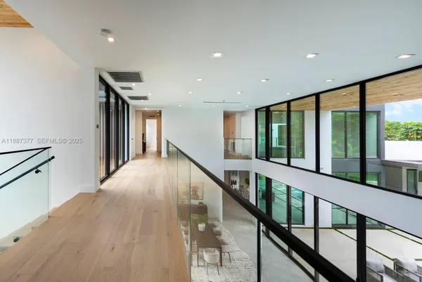 $7,950,000 | 7425 Southwest 136th Street, Pinecrest, FL 33156