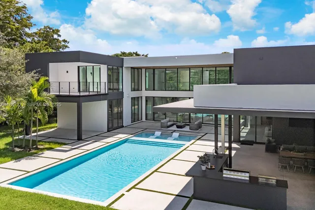 $7,950,000 | 7425 Southwest 136th Street, Pinecrest, FL 33156