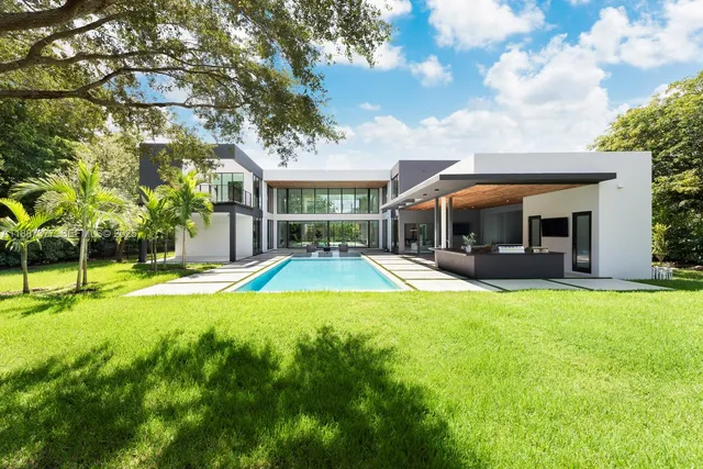 $7,950,000 | 7425 Southwest 136th Street, Pinecrest, FL 33156