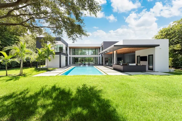 $7,950,000 | 7425 Southwest 136th Street, Pinecrest, FL 33156