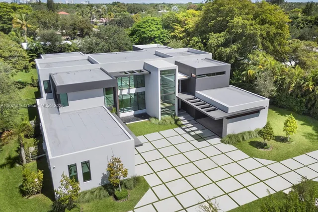 $7,950,000 | 7425 Southwest 136th Street, Pinecrest, FL 33156