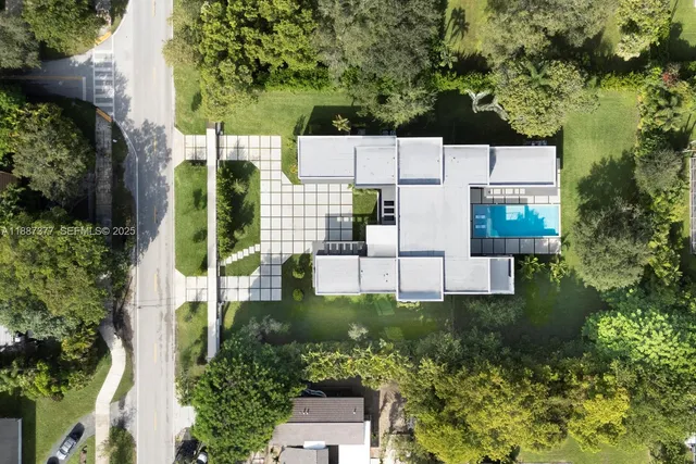 $7,950,000 | 7425 Southwest 136th Street, Pinecrest, FL 33156