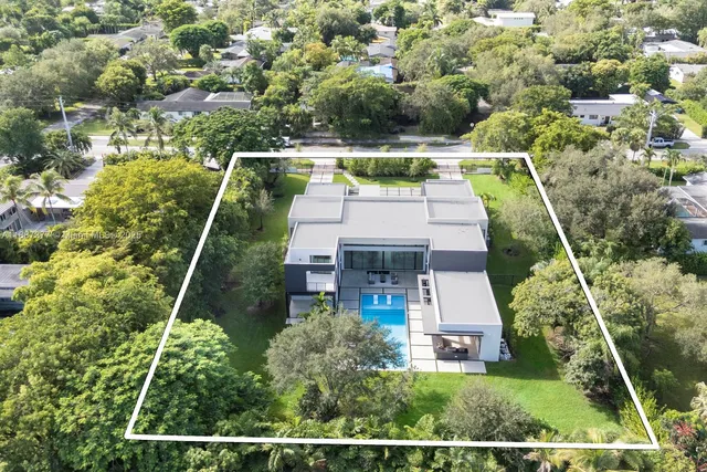 $7,950,000 | 7425 Southwest 136th Street, Pinecrest, FL 33156