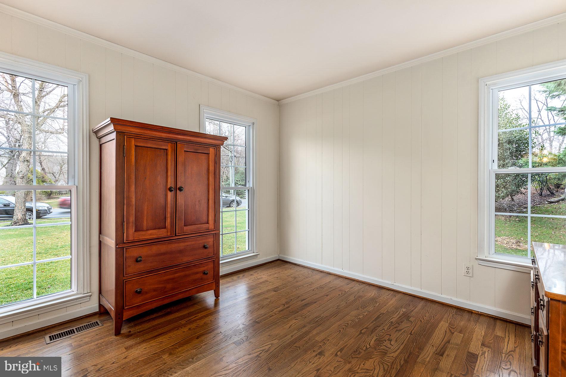 1734 Creek Crossing Road Vienna, VA 22182 - Photo 19 of 41 Gallery Image 19