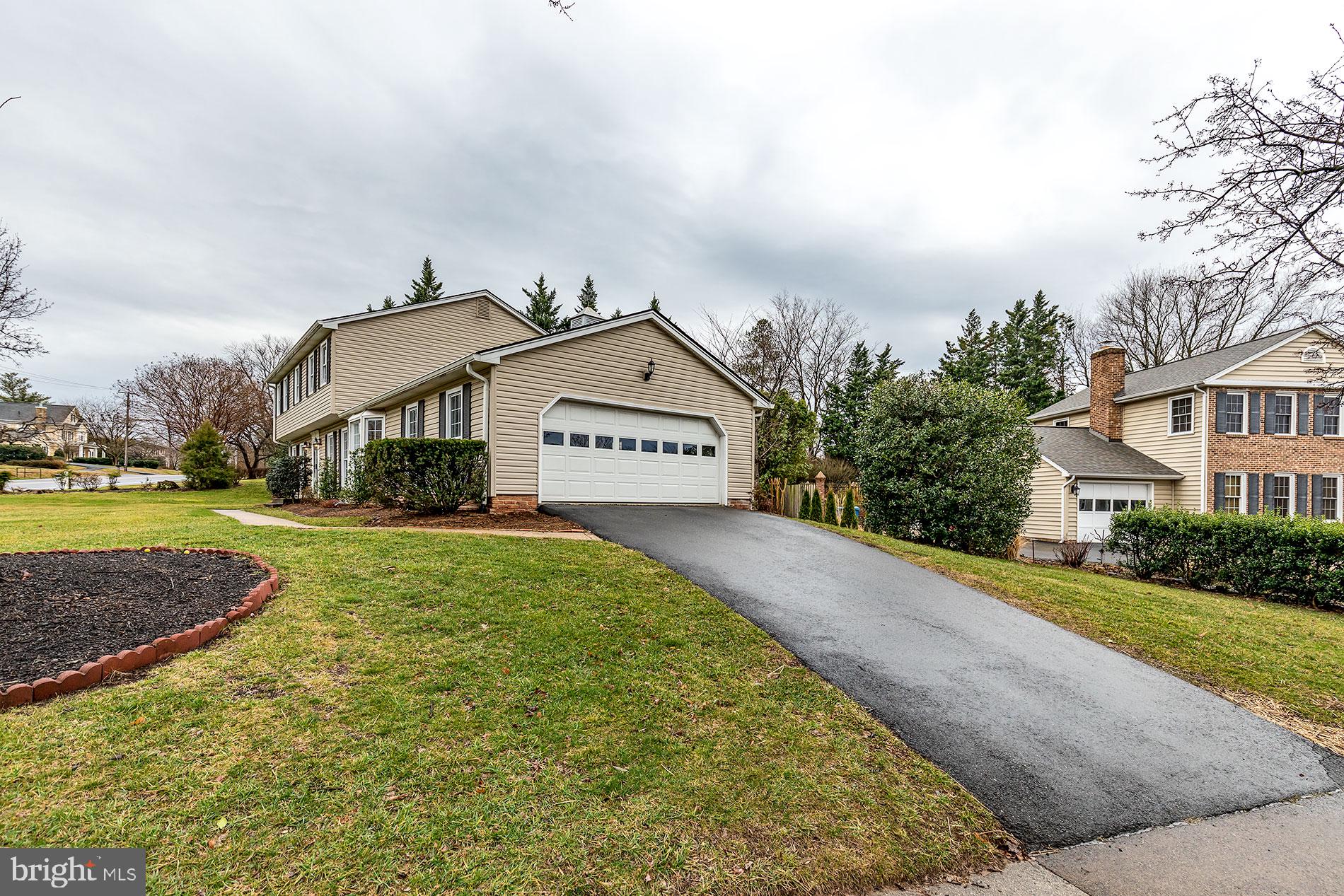 1734 Creek Crossing Road Vienna, VA 22182 - Photo 39 of 41 Gallery Image 39