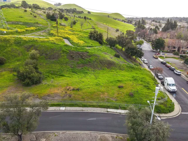 a view of an outdoor space