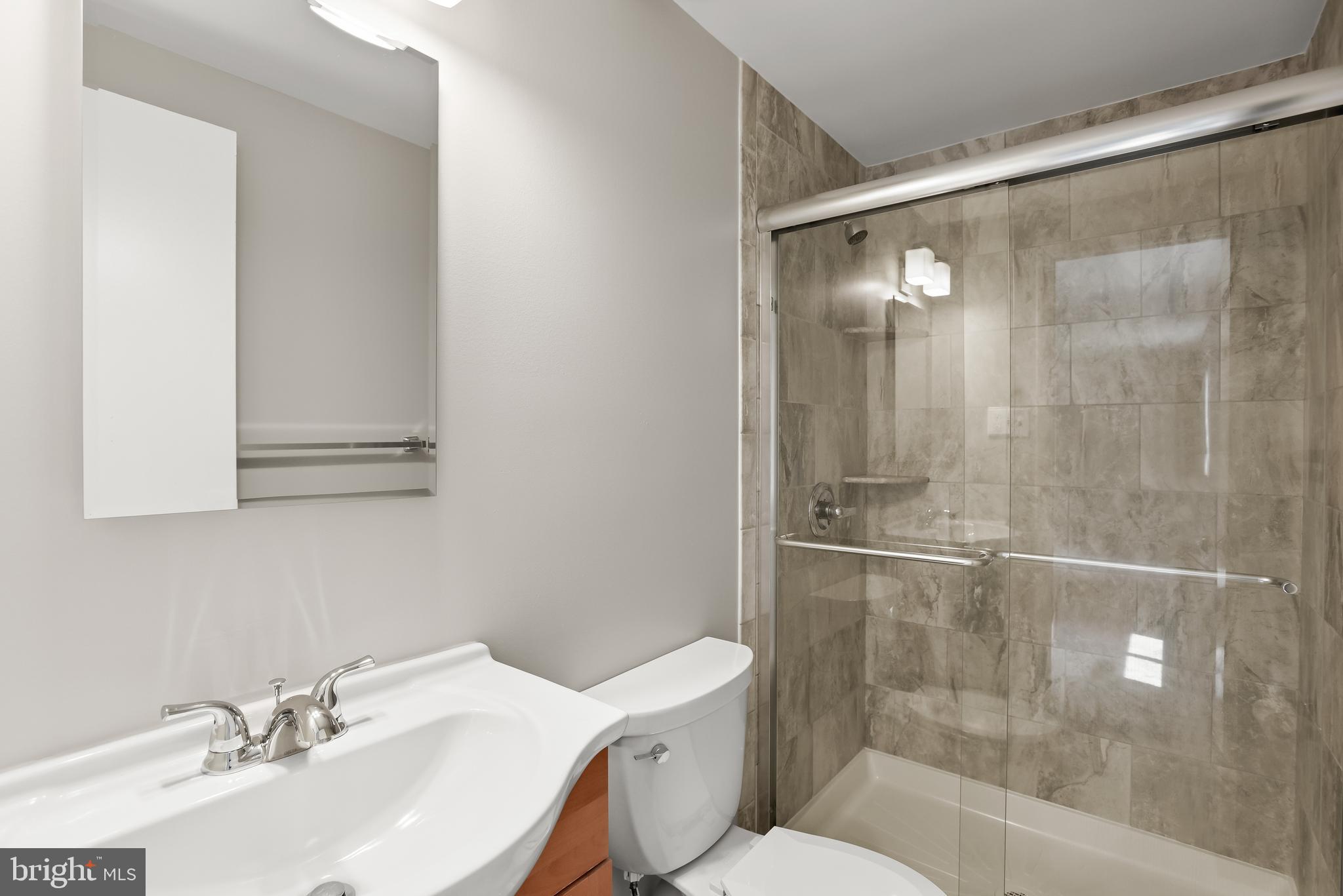 6407 Sunset Light Columbia, MD 21045 - Photo 24 of 57 Primary Bath