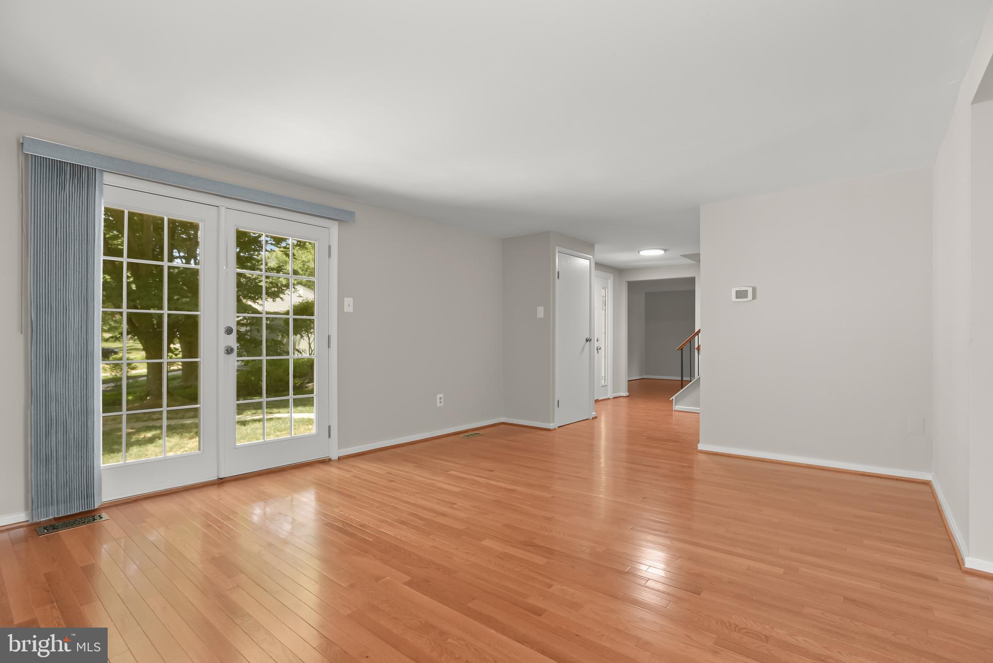 6407 Sunset Light Columbia, MD 21045 - Photo 8 of 57 Living Room