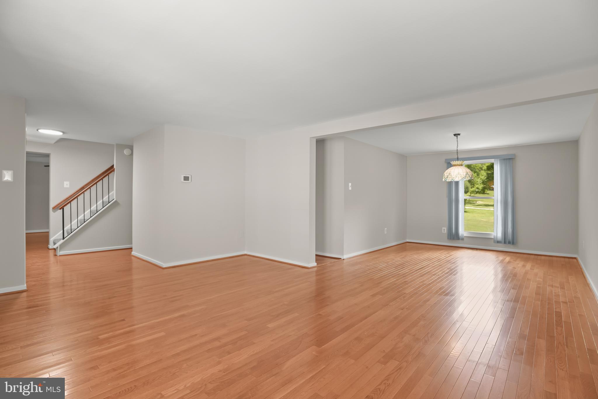 6407 Sunset Light Columbia, MD 21045 - Photo 9 of 57 Living Room