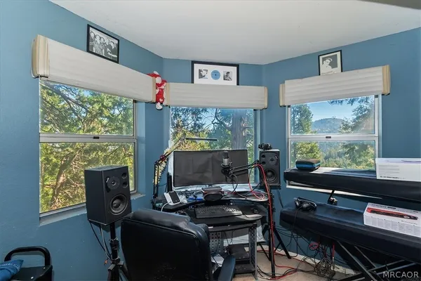 $470,000 | 24607 Altdorf Drive, Crestline, CA 92325