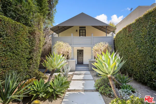 $8,995 | 9014 Harratt Street, West Hollywood, CA 90069