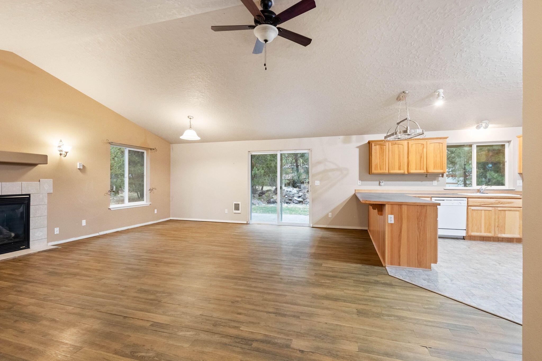 54400 Huntington Road Bend, OR 97707 - Photo 3 of 31 4-web-or-mls-54400 Huntington Rd, Bend (