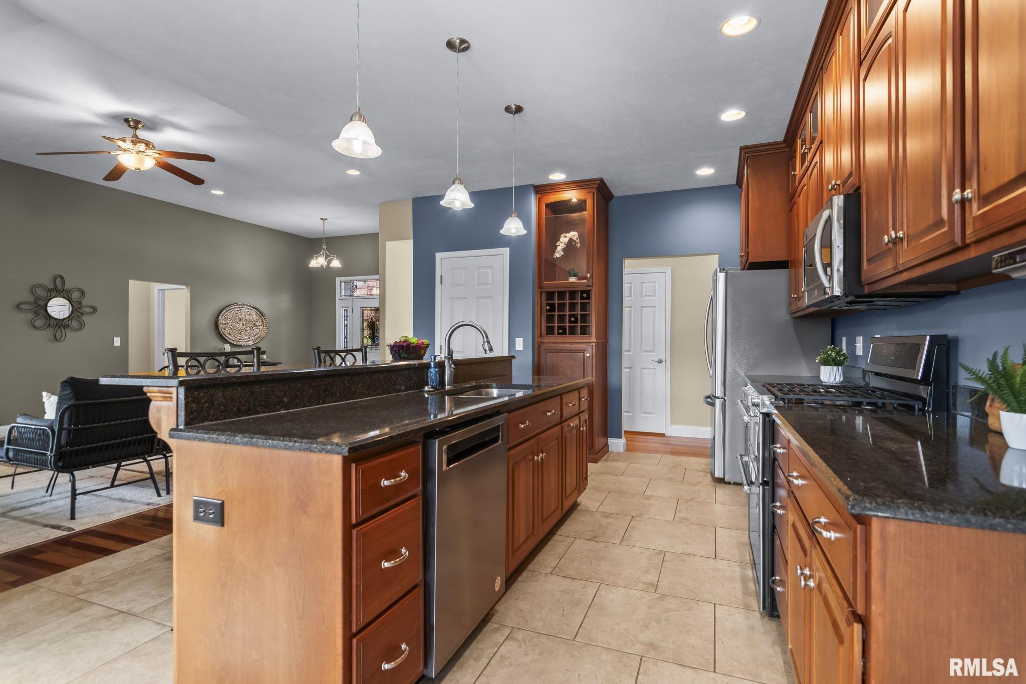 121 North Waverly Lake Road Franklin, IL 62638 - Photo 12 of 78