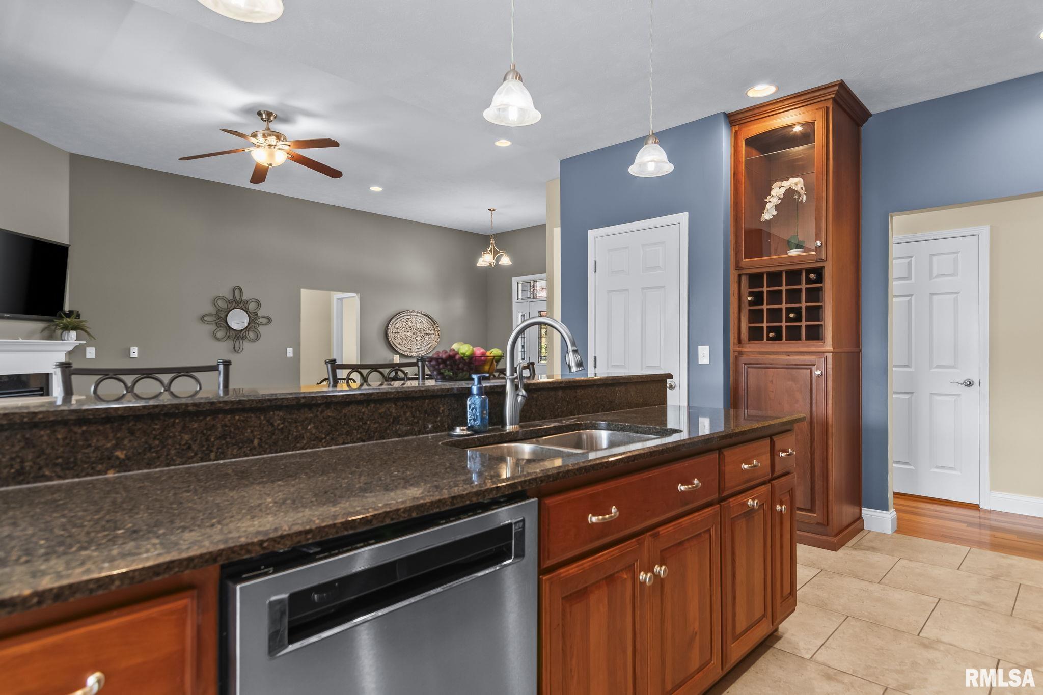 121 North Waverly Lake Road Franklin, IL 62638 - Photo 13 of 78