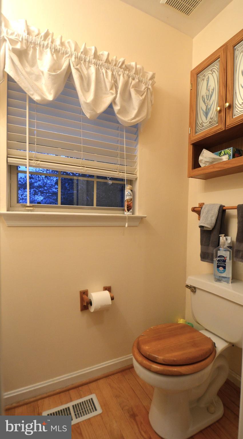 4701 Wainwright Circle Owings Mills, MD 21117 - Photo 15 of 59 Main level half bath