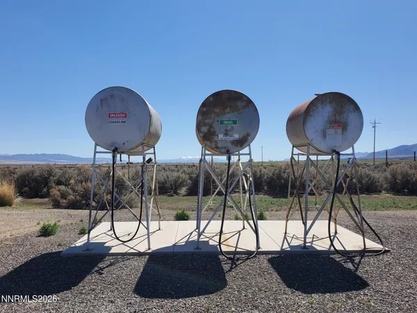 $1,250,000 | 18520 Highway 290, Paradise Valley, NV 89426