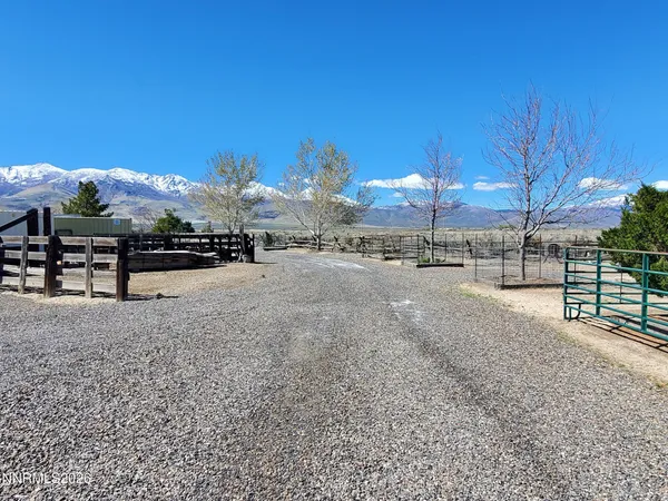 $1,250,000 | 18520 Highway 290, Paradise Valley, NV 89426