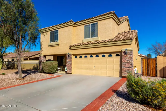 $335,900 | 468 East Wolf Hollow Drive, Casa Grande, AZ 85122