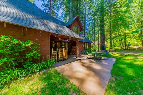 $649,000 | 1173 Railroad Avenue, Fish Camp, CA 93623