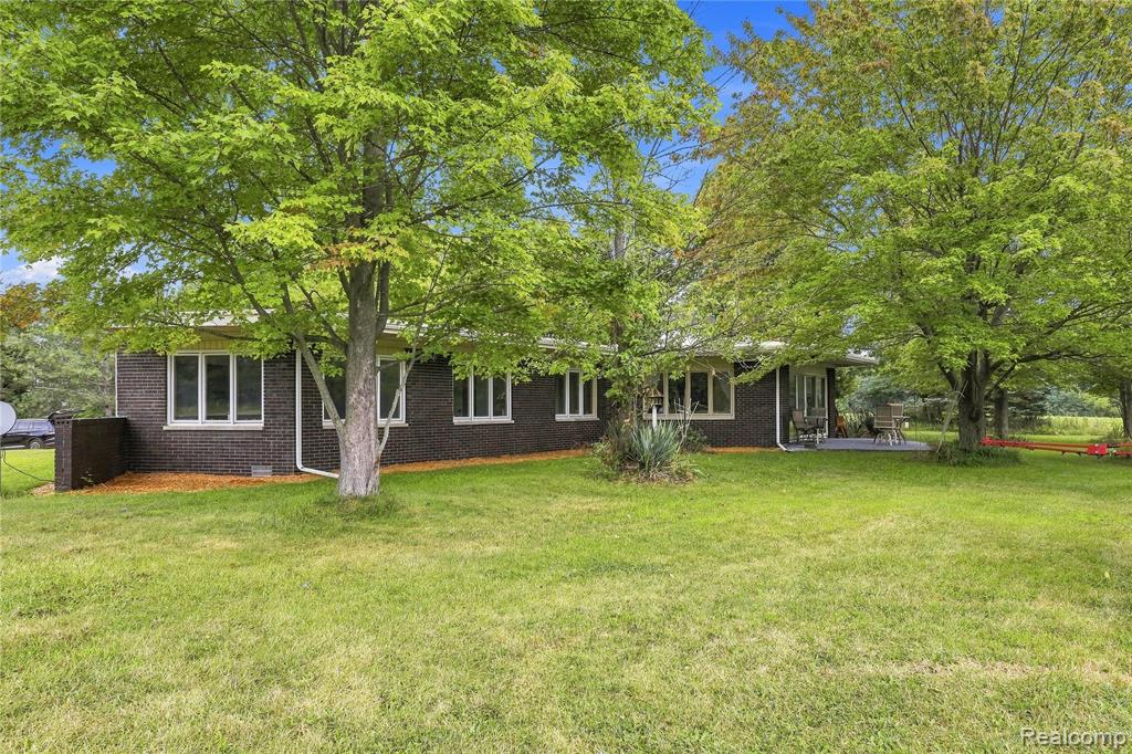 7386 Dean Road Fenton, MI 48430 - Photo 2 of 53 Gallery Image 2