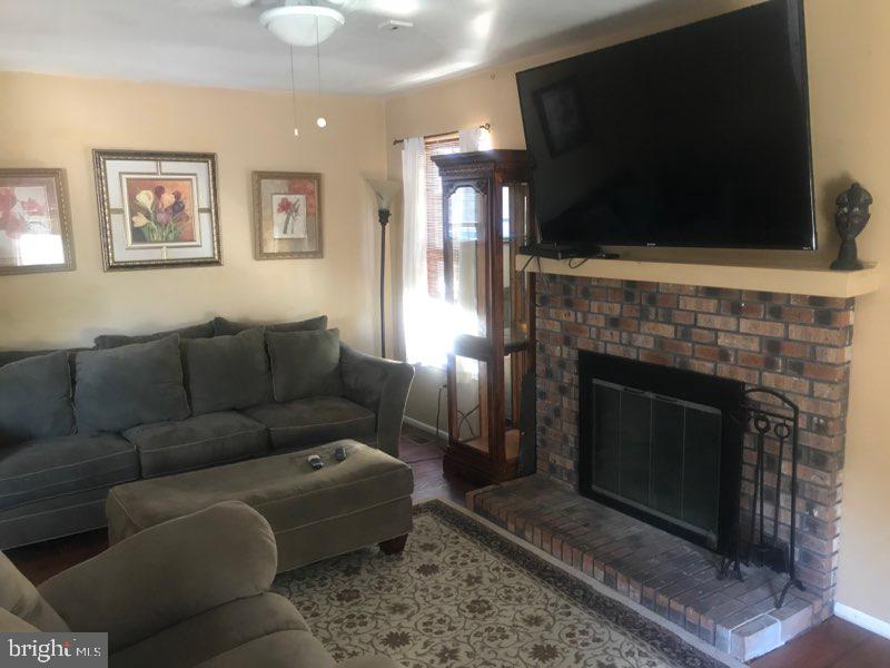 10 Hawthorne Road Sicklerville, NJ 08081 - Photo 5 of 17 Gallery Image 5