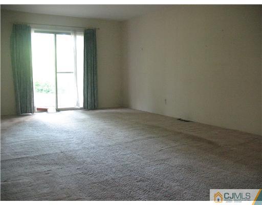 55 Stillwell Road Kendall Park, NJ 08824 - Photo 2 of 19 Gallery Image 2