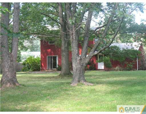 55 Stillwell Road Kendall Park, NJ 08824 - Photo 16 of 19 Gallery Image 16