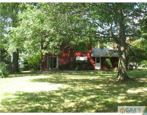 55 Stillwell Road Kendall Park, NJ 08824 - Photo 17 of 19 Gallery Image 17