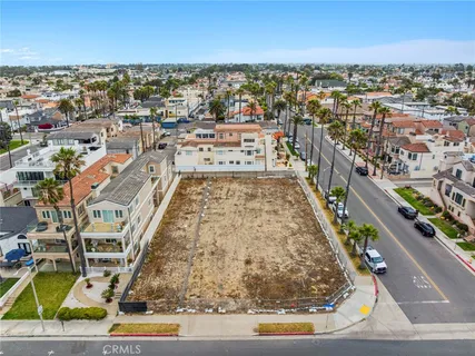 $2,995,000 | 1102 Pacific Coast Highway, Unit LOT #4, Huntington Beach, CA 92648