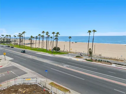 $2,995,000 | 1102 Pacific Coast Highway, Unit LOT #4, Huntington Beach, CA 92648