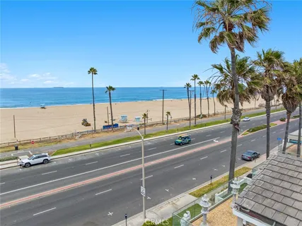 $2,995,000 | 1102 Pacific Coast Highway, Unit LOT #4, Huntington Beach, CA 92648