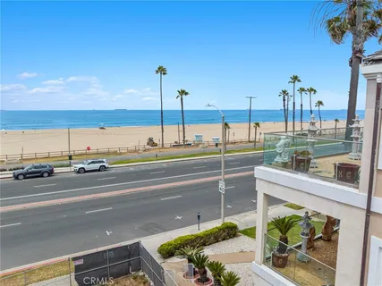 $2,995,000 | 1102 Pacific Coast Highway, Unit LOT #4, Huntington Beach, CA 92648