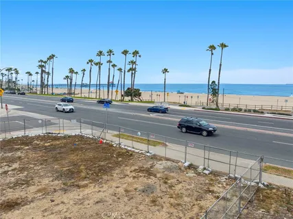 $2,995,000 | 1102 Pacific Coast Highway, Unit LOT #4, Huntington Beach, CA 92648