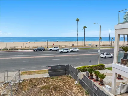 $2,995,000 | 1102 Pacific Coast Highway, Unit LOT #4, Huntington Beach, CA 92648