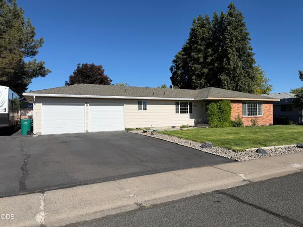 $385,000 | 4429 Sycamore Drive, Klamath Falls, OR 97603