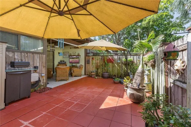 a view of a backyard with garden