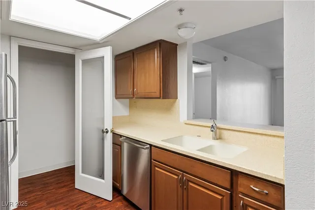 $140,900 | 3550 Bay Sands Drive, Unit 3048, Laughlin, NV 89029