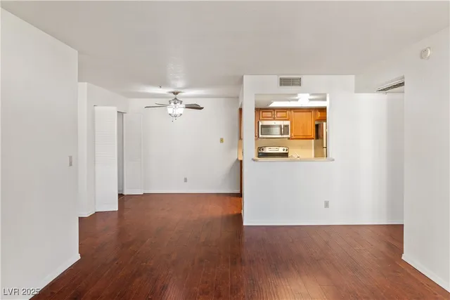 $140,900 | 3550 Bay Sands Drive, Unit 3048, Laughlin, NV 89029