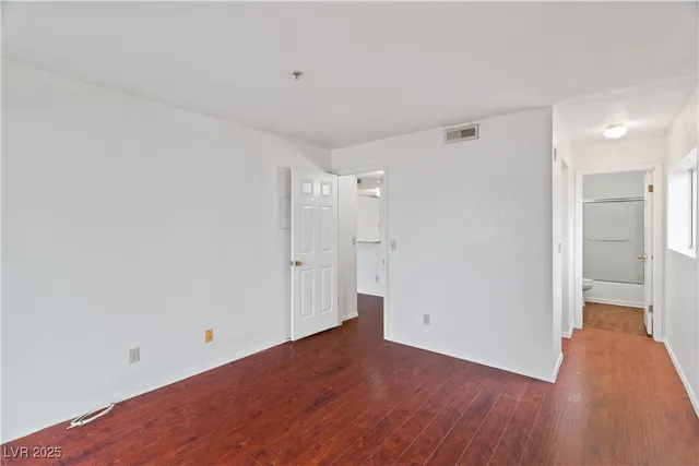 $140,900 | 3550 Bay Sands Drive, Unit 3048, Laughlin, NV 89029